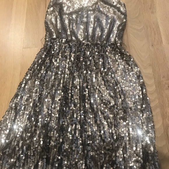 Sequin dress - Picture 2 of 3